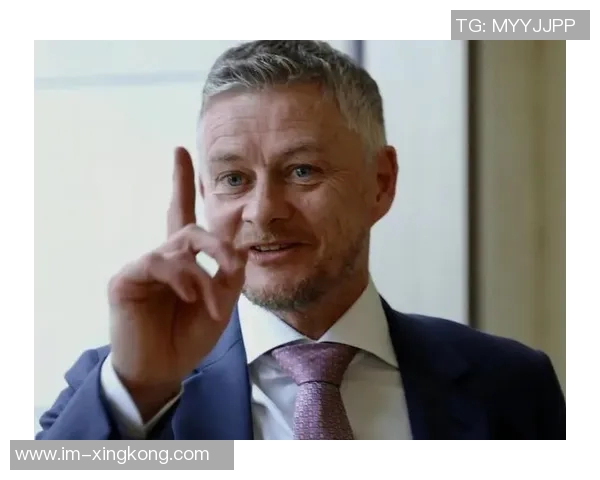 索尔斯克亚现身柴郡引发猜测或将重返曼联担任临时主帅 索尔斯克亚现身柴郡引发猜测或将重返曼联担任临时主帅